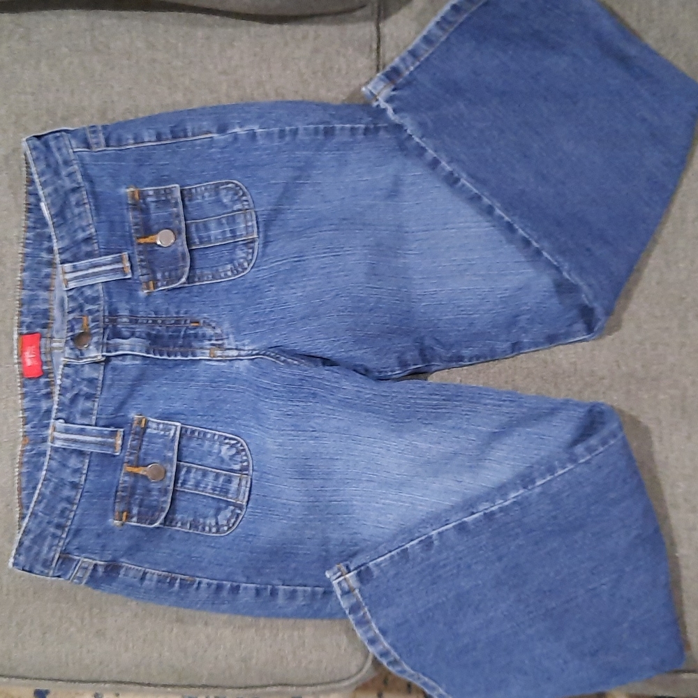 Like new Mossimo Juniors 9 capris
